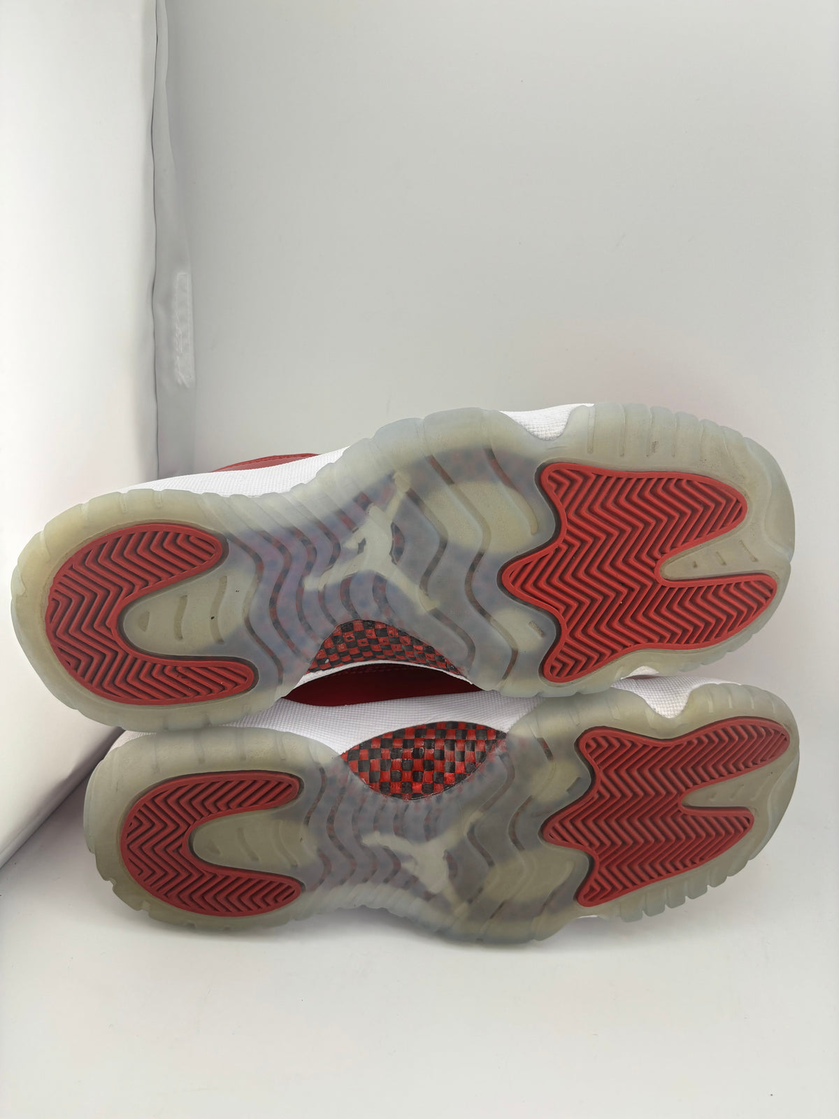Jordan 11 Retro Cherry (2022) (GS)