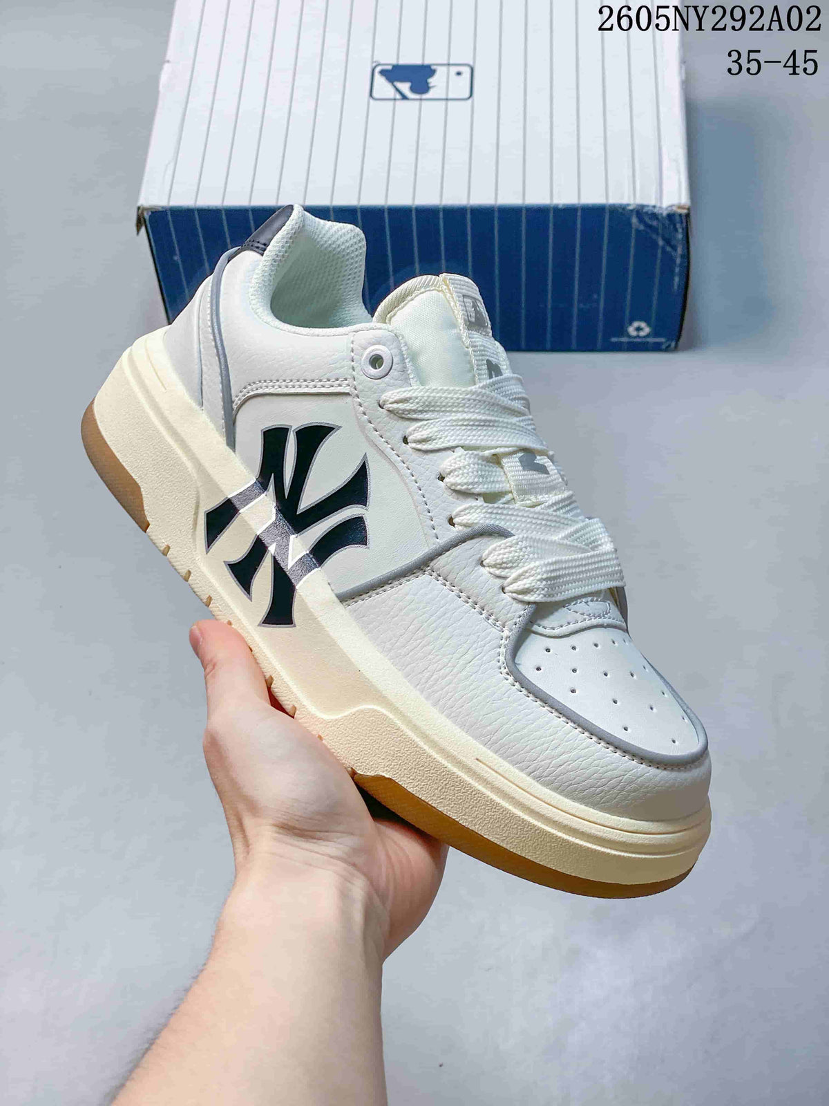 MLB Low-Top Sneakers White and Cream 2605NY292A02