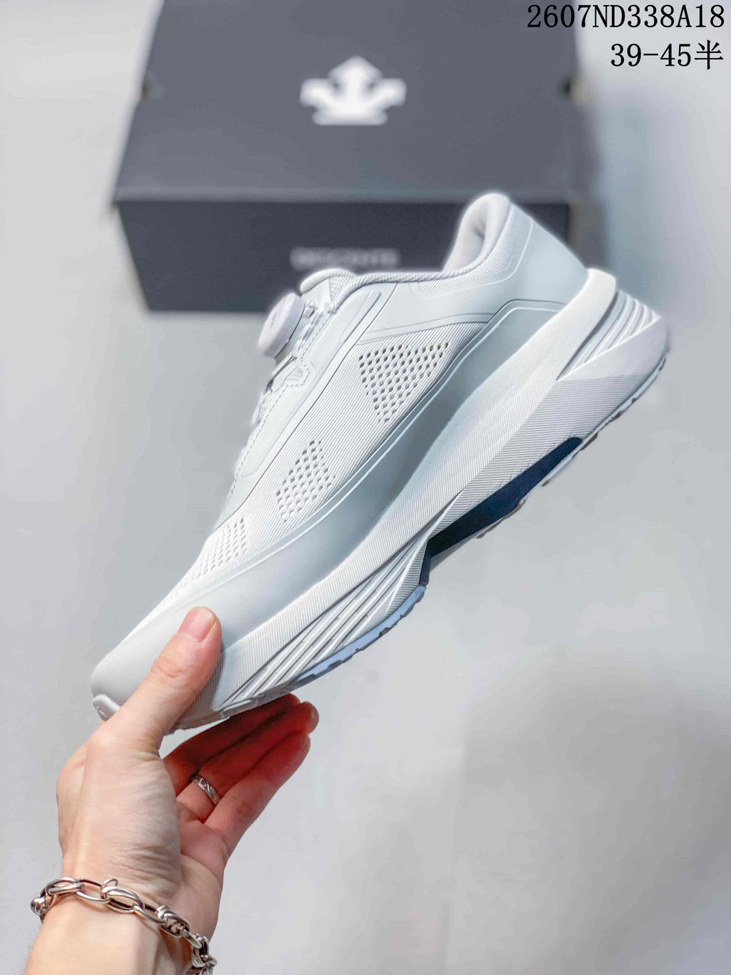 Descente D.F. Wire 3.0 White BOA Running Sneakers