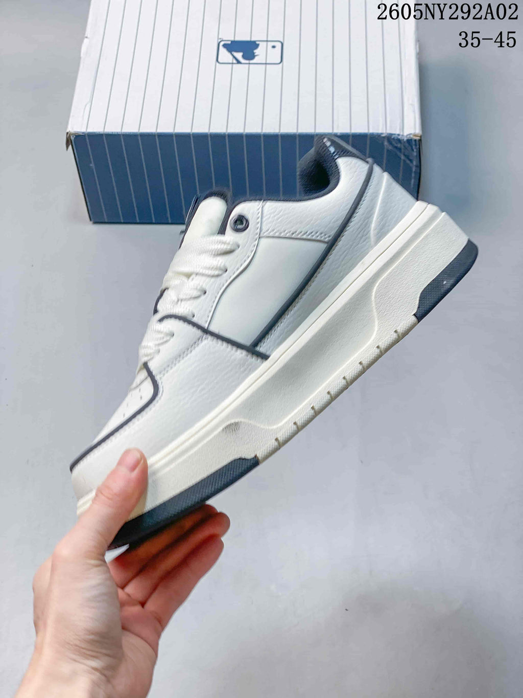 MLB Chunky Liner Low-Top Sneakers White Navy