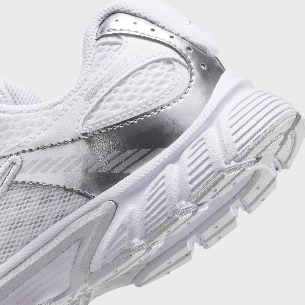 Nike GS V5 Rnr - White / Metallic Silver / Pure Platinum