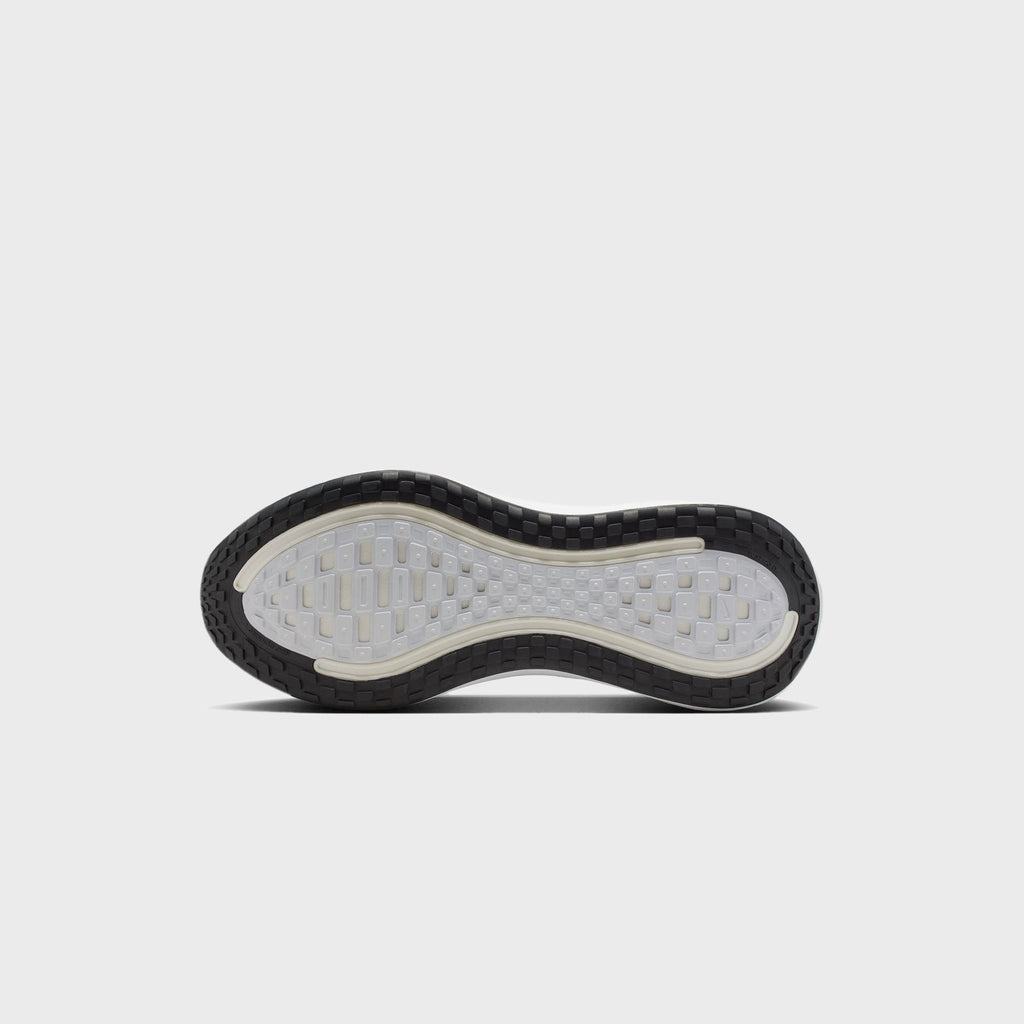 Nike Vomero Plus - White / Dark Smoke Grey / Metallic Dark Grey / Black