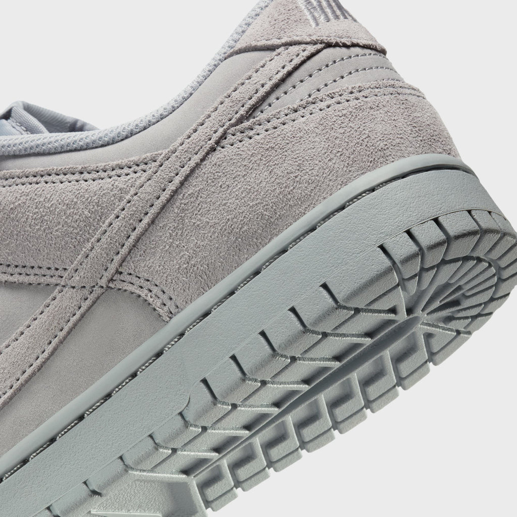 Nike Dunk Low Retro SE - Wolf Grey