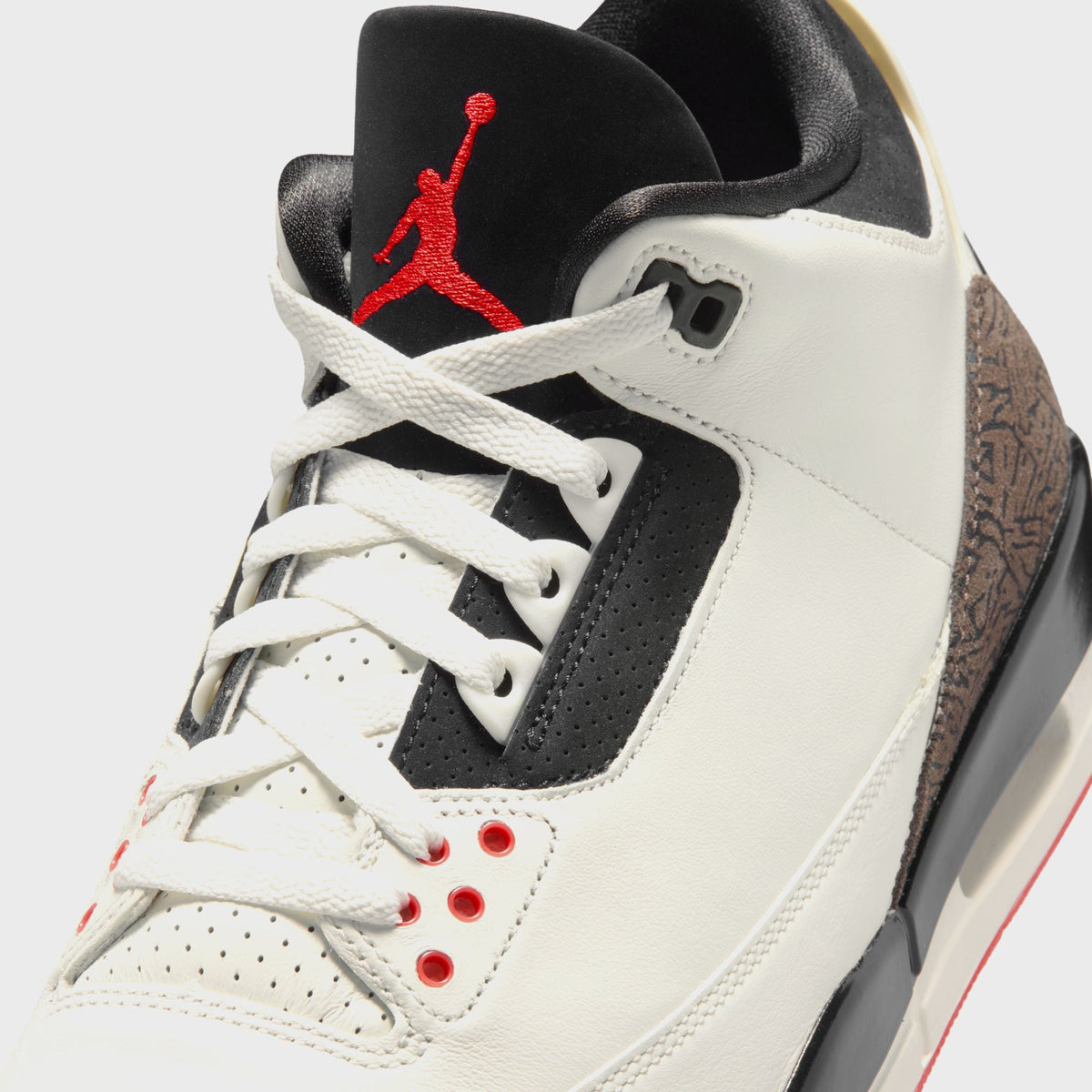 Jordan Air Jordan 3 - Sail / University Red / Pale Ivory / Black