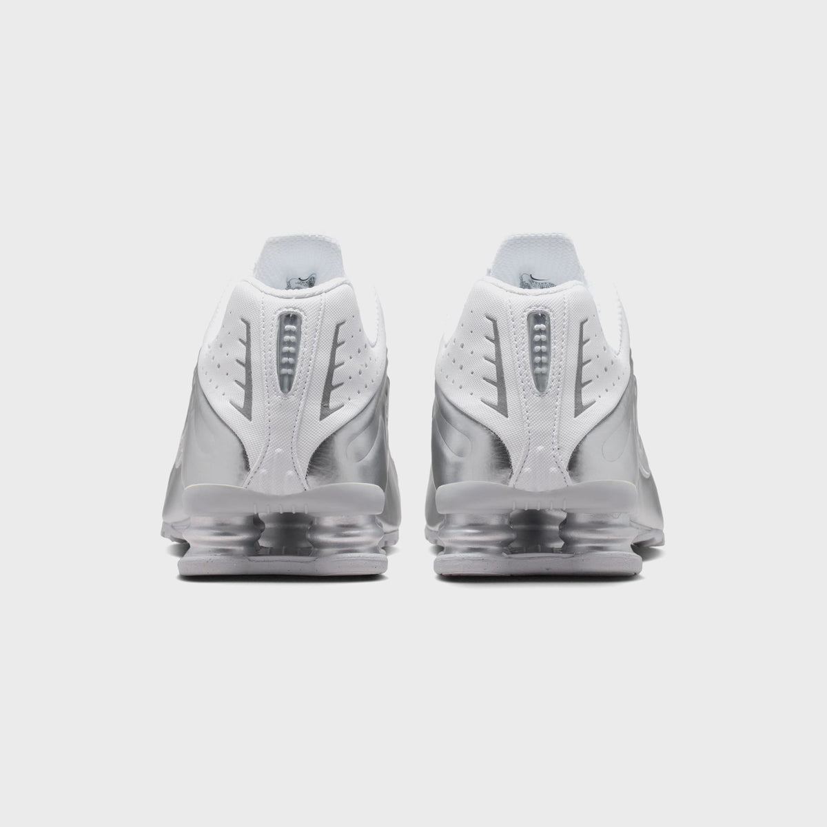 Nike Shox R4 SE - Metallic Silver / White / Off-White