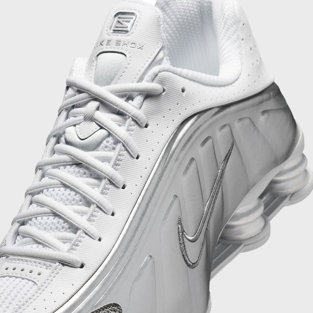 Nike Shox R4 SE - Metallic Silver / White / Off-White