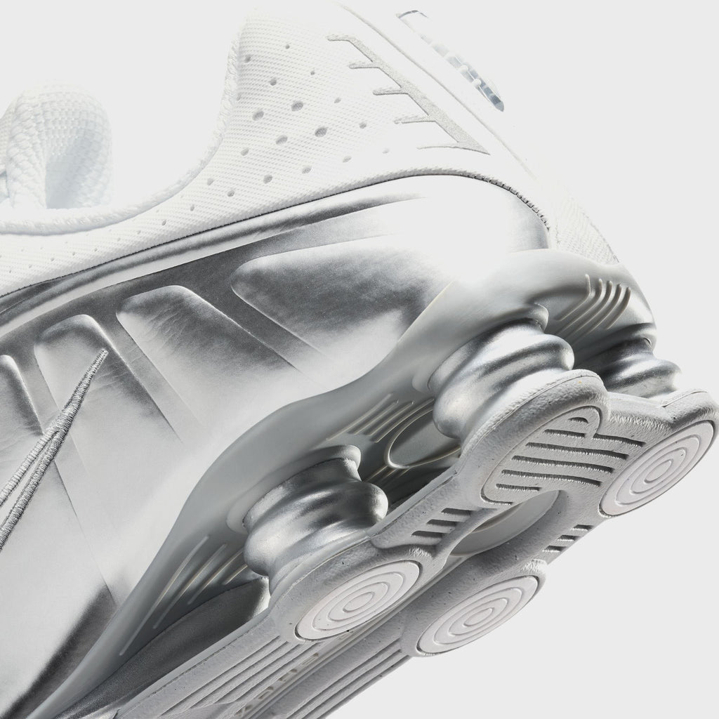 Nike Shox R4 SE - Metallic Silver / White / Off-White