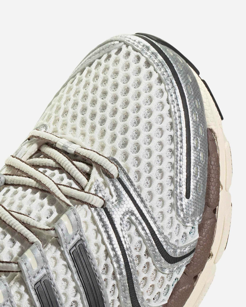 Adistar Control 5 White Black Brown