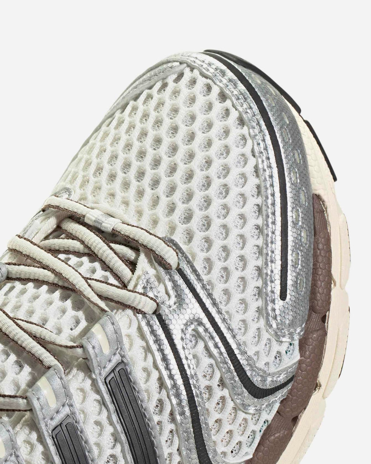 Adistar Control 5 White Black Brown
