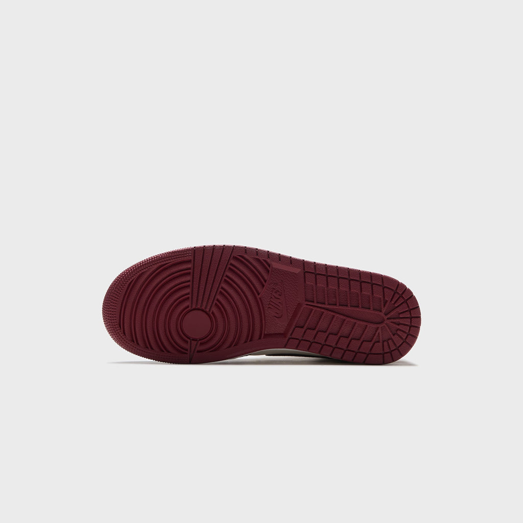 Jordan Air Jordan 1 High OG - Shadow Brown / Soft Pearl / Light British Tan / Team Red