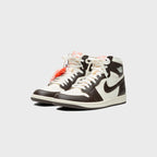 Nike WMNS Air Jordan 1 Retro High OG - Baroque Brown / Sail / Light Madder Root