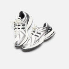 New Balance 1906R - Silver Metallic / Black / Sea Salt