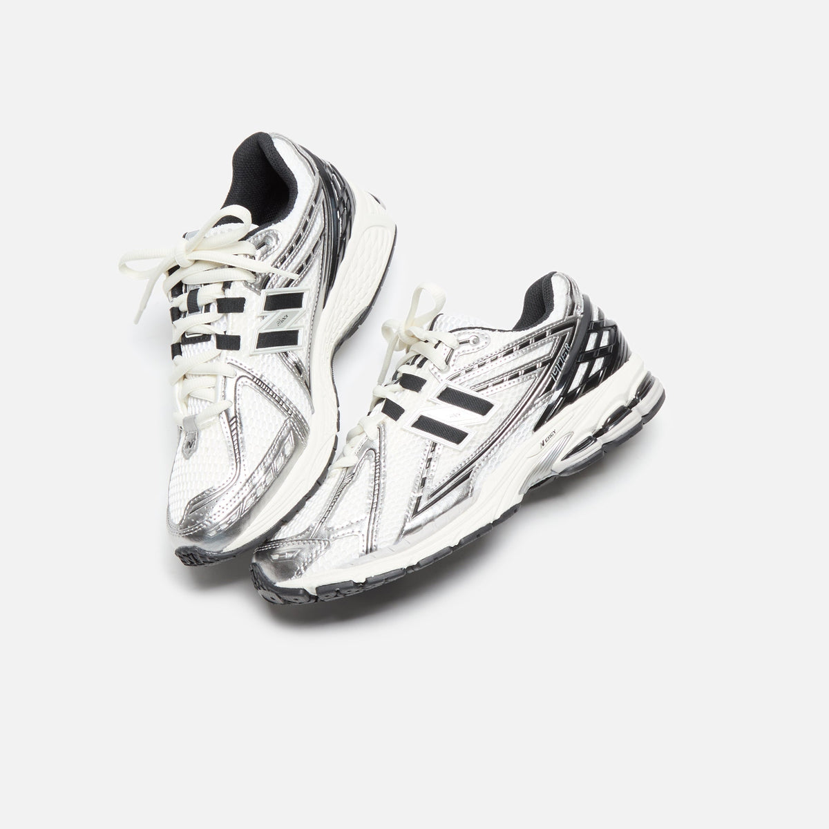 New Balance 1906R - Silver Metallic / Black / Sea Salt