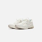 New Balance 2002R - Sea Salt / Team Away Grey / Stoneware