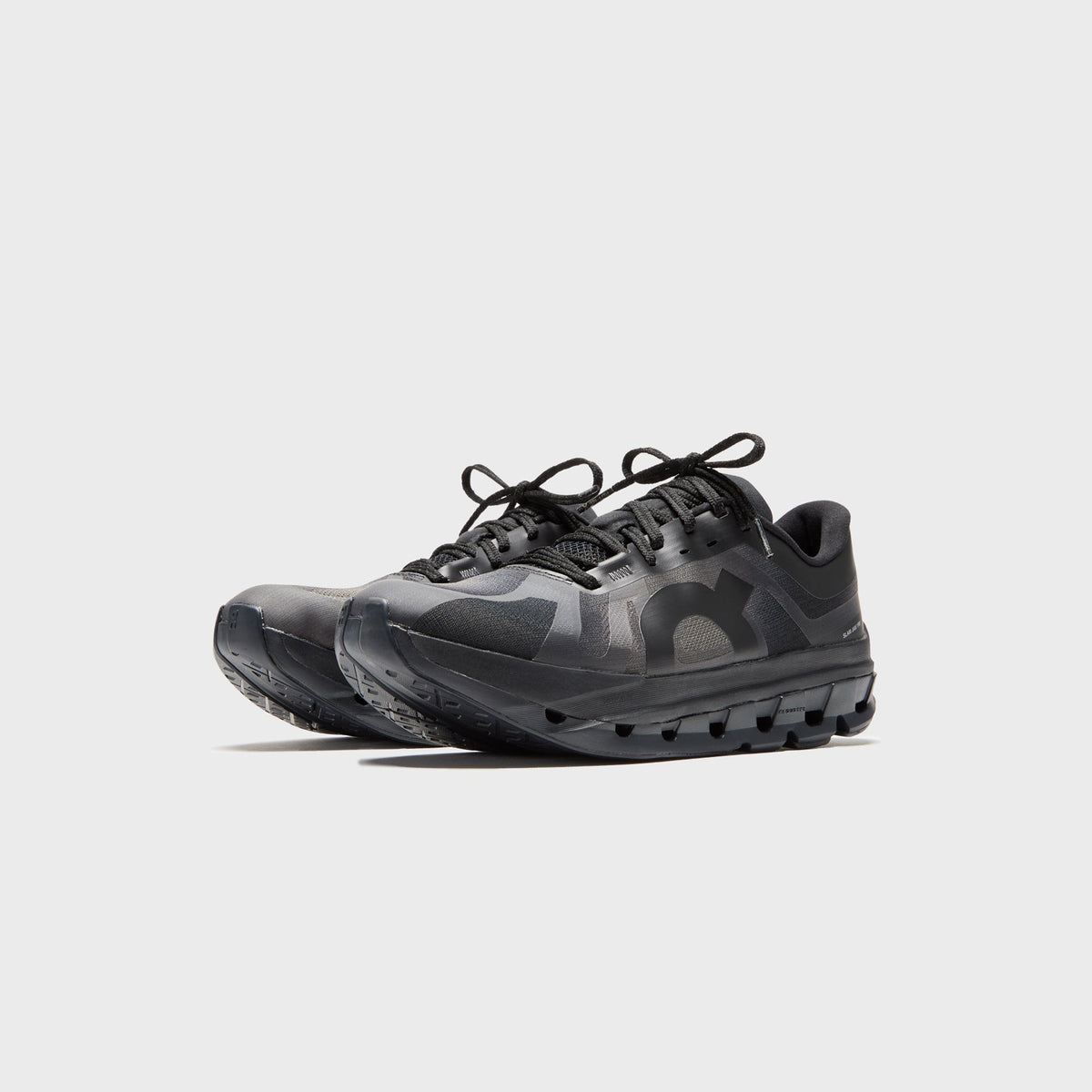 On Running x SLAM JAM Cloud 5 - Gull / Black