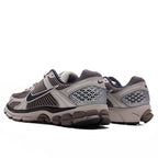 Zoom Vomero 5 - College Grey/Black/Cave Stone