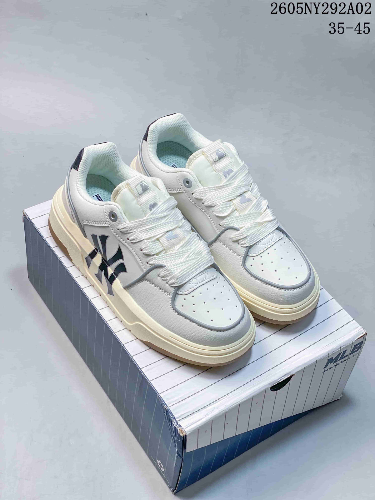 MLB Low-Top Sneakers White and Cream 2605NY292A02