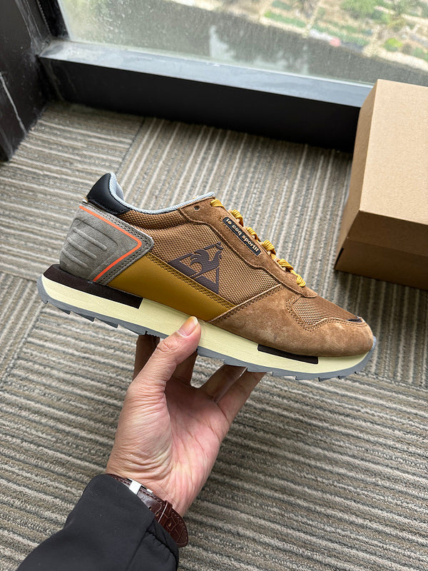 Le Coq Sportif AN-2 Sneakers in Wheat Brown