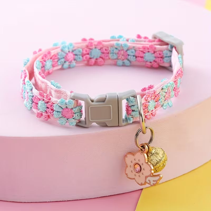 Lace Pet Collar with Pendant – Adjustable Elegant Collar for Small Cats & Dogs