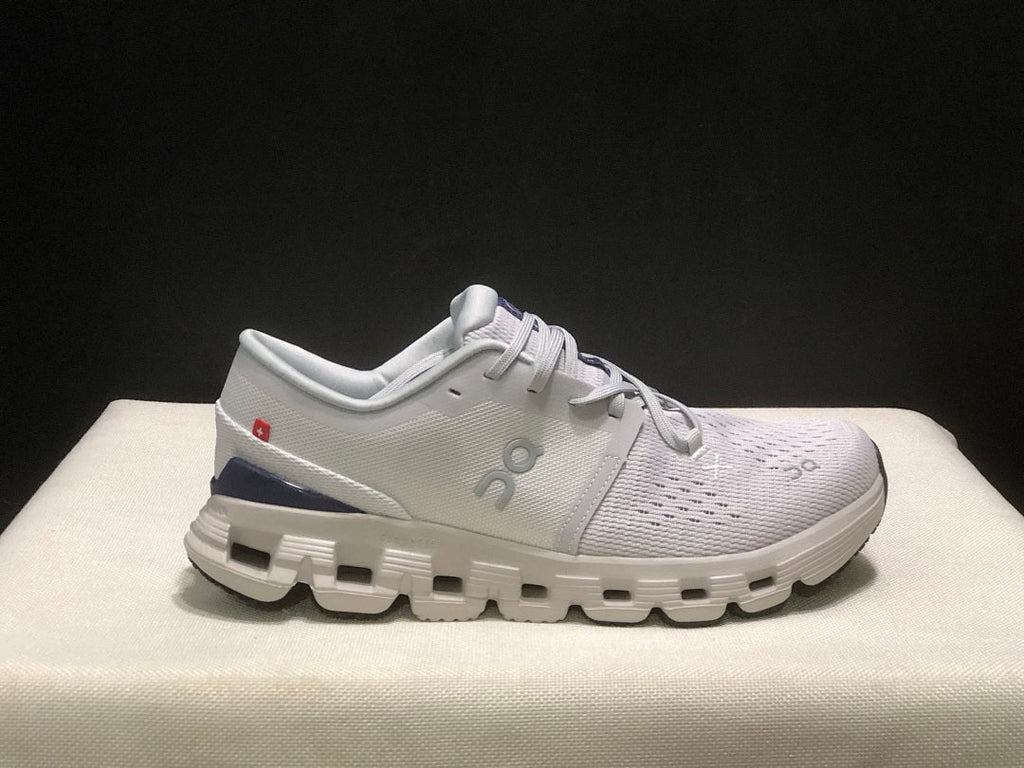 On Cloud X 4 Sneakers in Lavender and Blue
