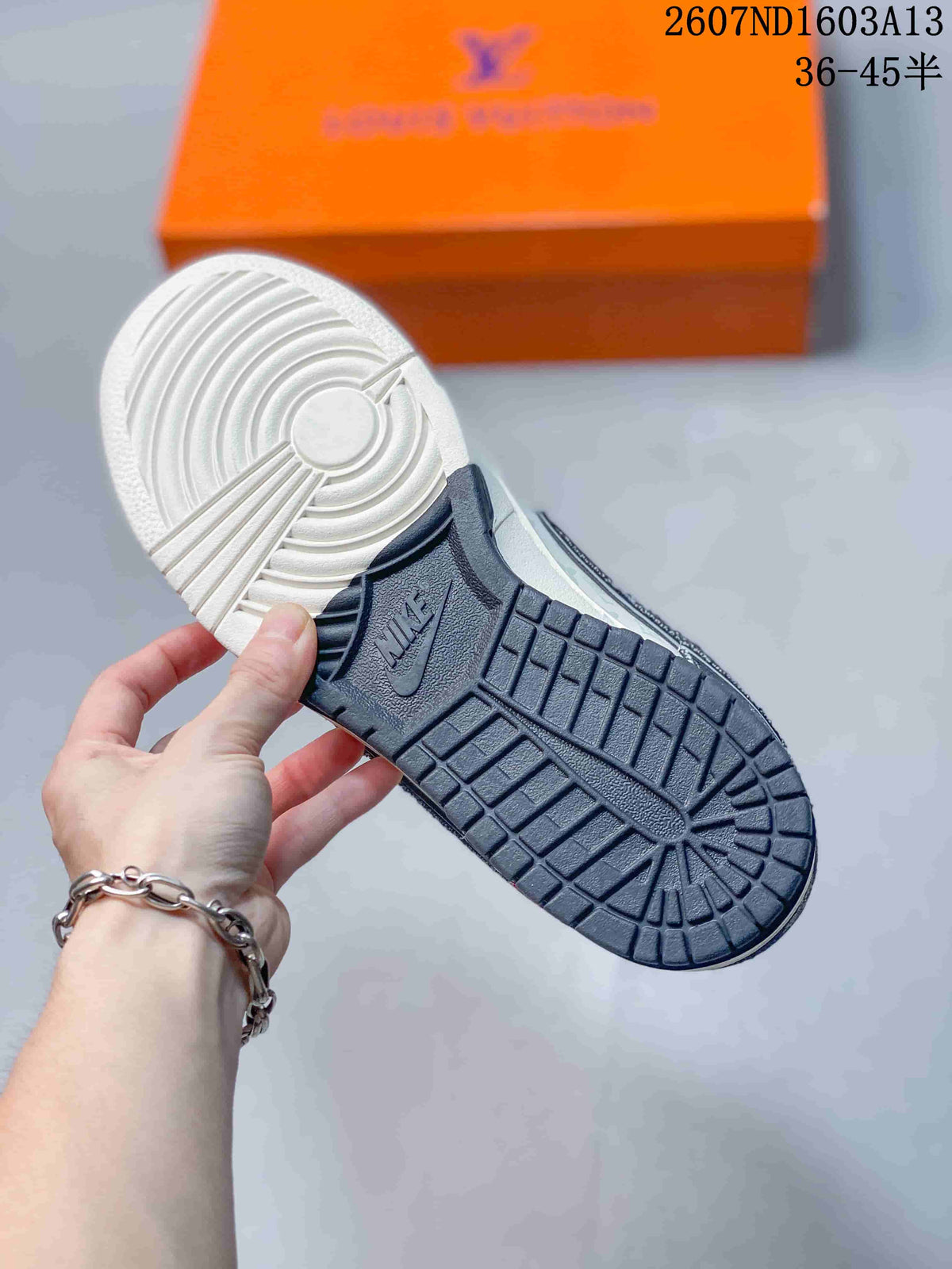 Nike SB Dunk Low LV-Pattern Grey White Sneakers