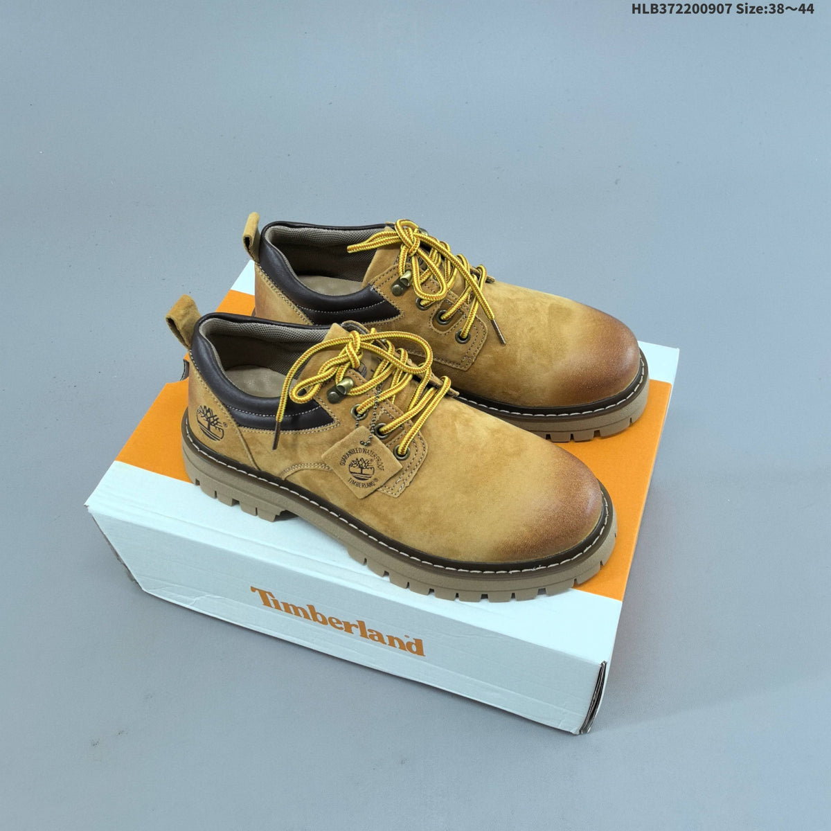 Timberland Low-Top Lace-Up Shoes in Wheat