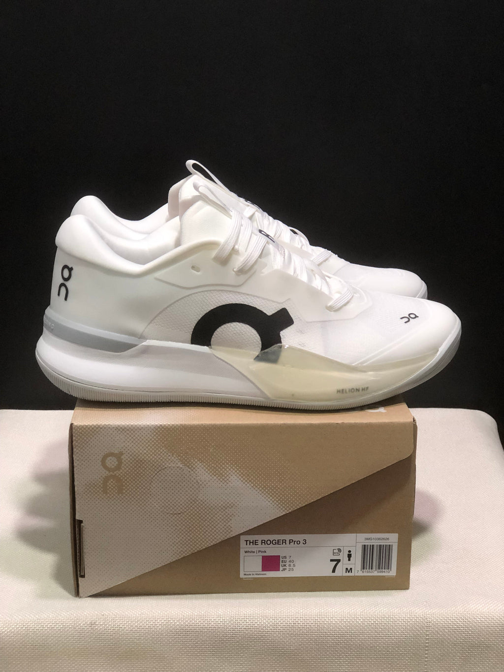 On The Roger Pro 3 Tennis Shoes, White/Pink