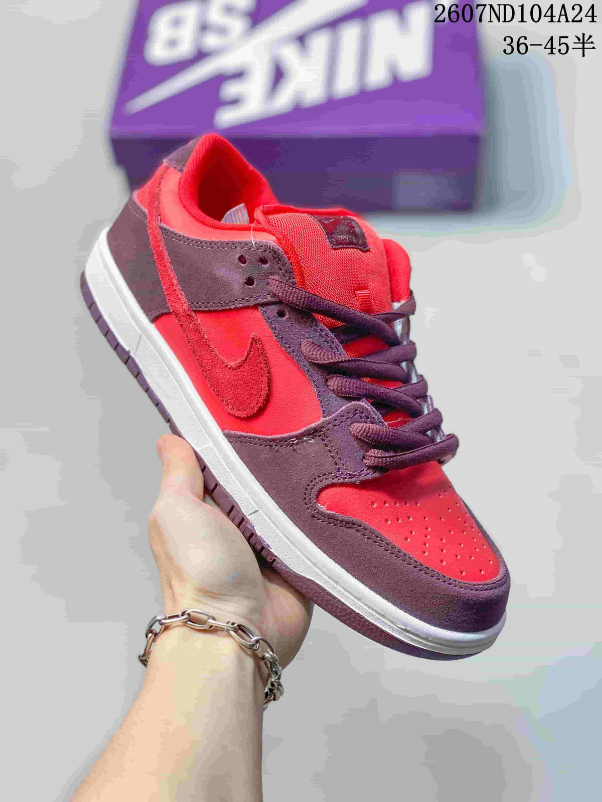 Nike SB Dunk Low Pro QS Low-Top Sneakers