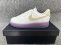 Nike HF5719-139 Low-Top Sneakers in White and Lavender