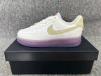 Nike HF5719-139 Low-Top Sneakers in White and Lavender