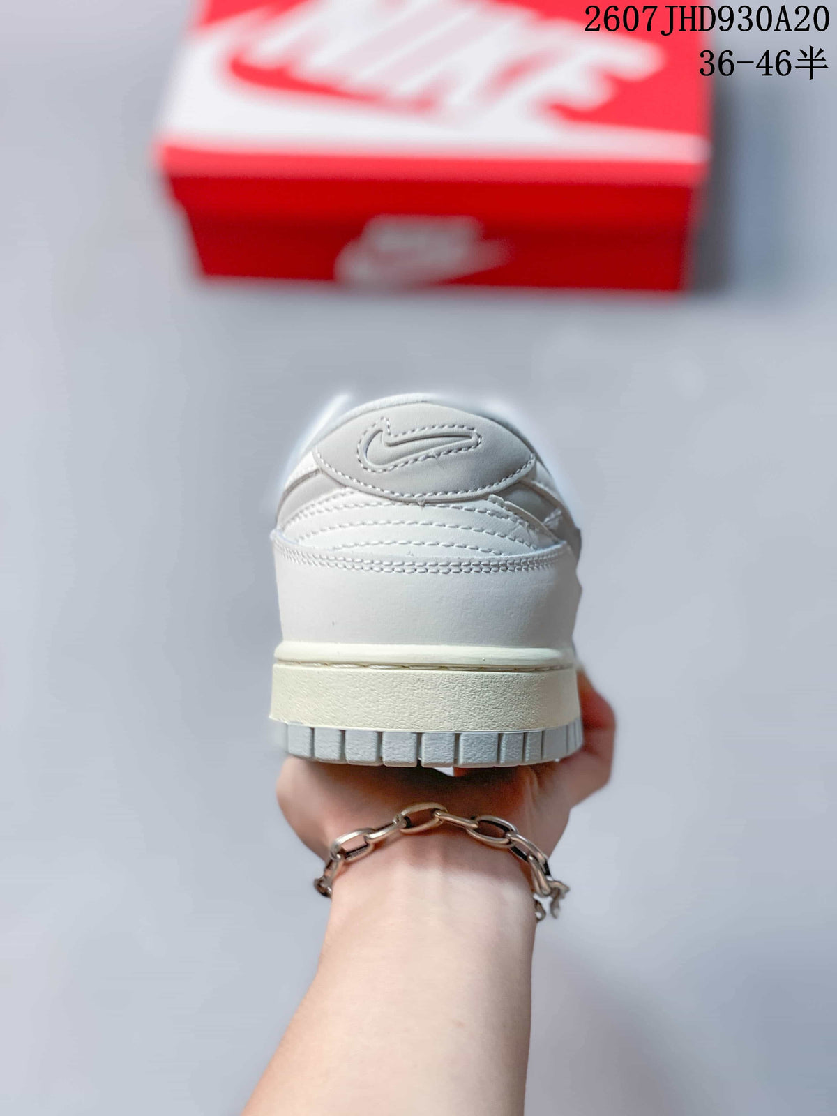 Nike Dunk Low Sneakers Beige 07JHD930A20