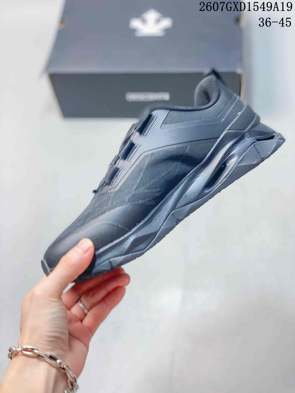 DESCENTE Circuit 2.0 Wire Black Training Sneakers