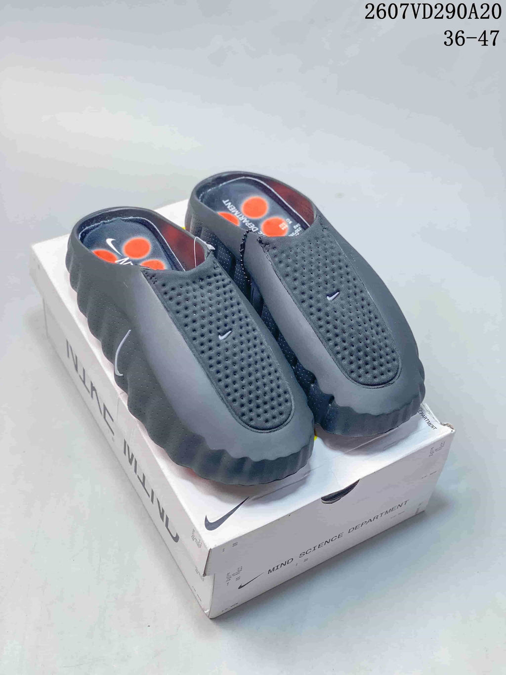 Nike Mind 001 Covered-Toe Slides Slip-On Sandals
