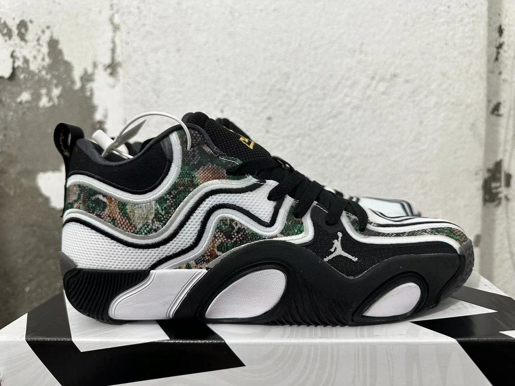 Jordan Jumpman Team 1 White Black Gold Sneakers