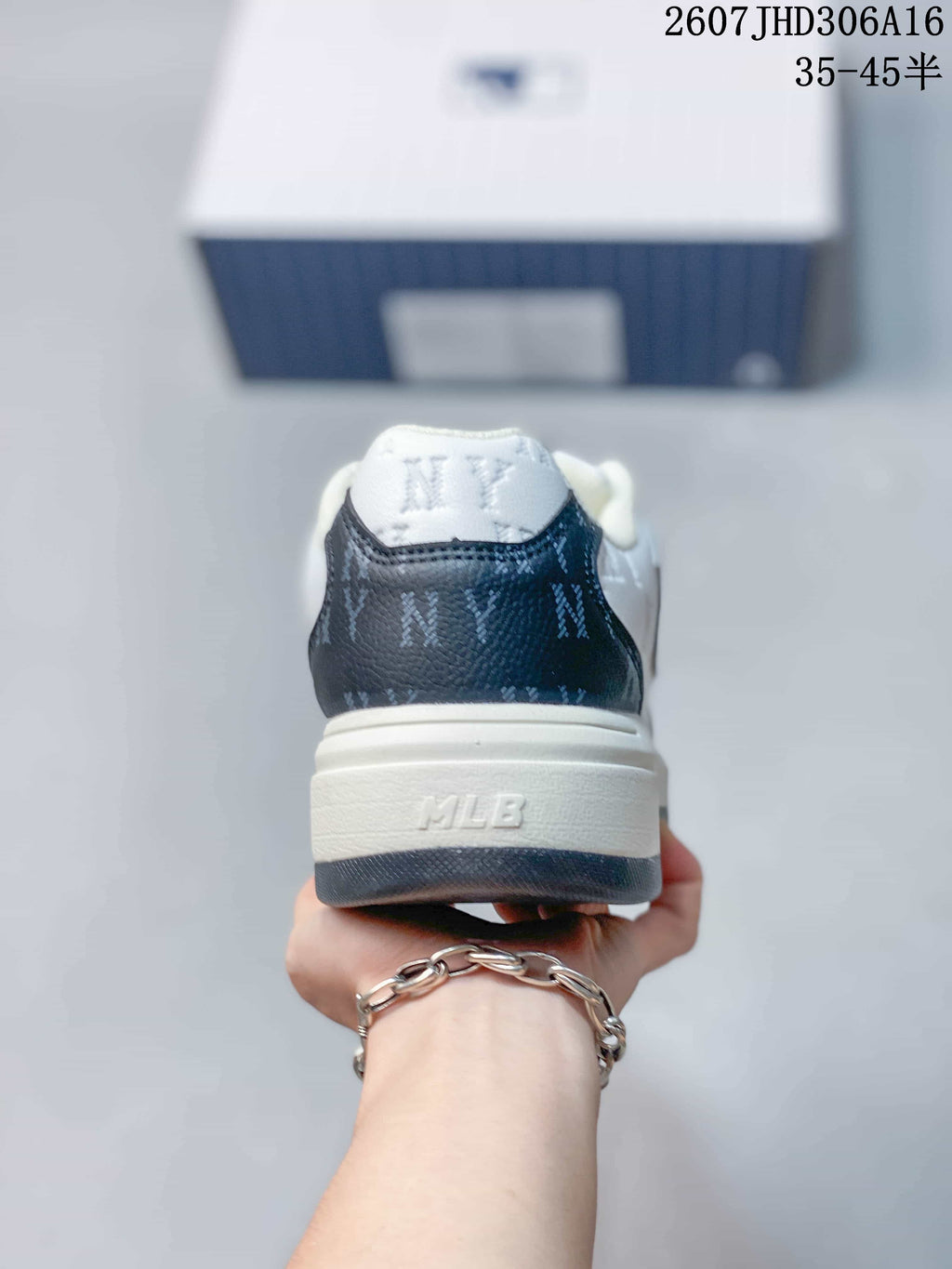 MLB Chunky Liner Low-Top Sneakers White Navy 2607JHD306A16