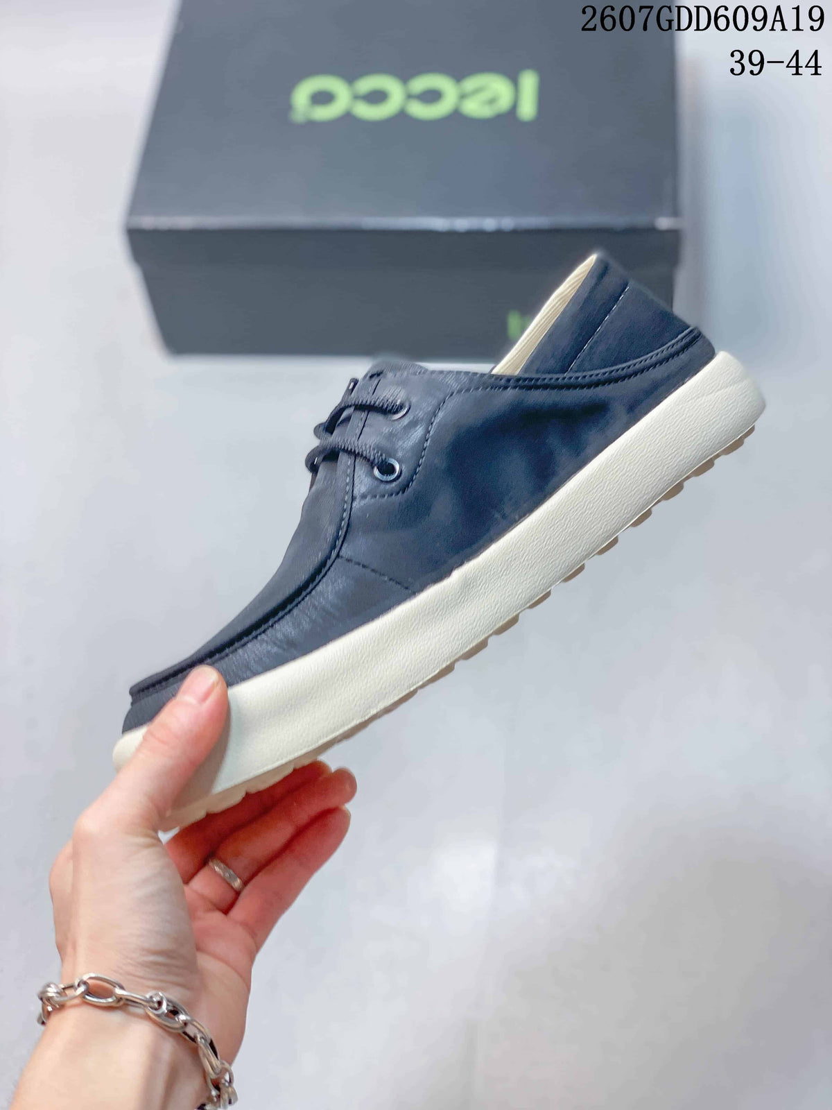 ECCO Navy Lace-Up Sneakers 2607GDD609A19