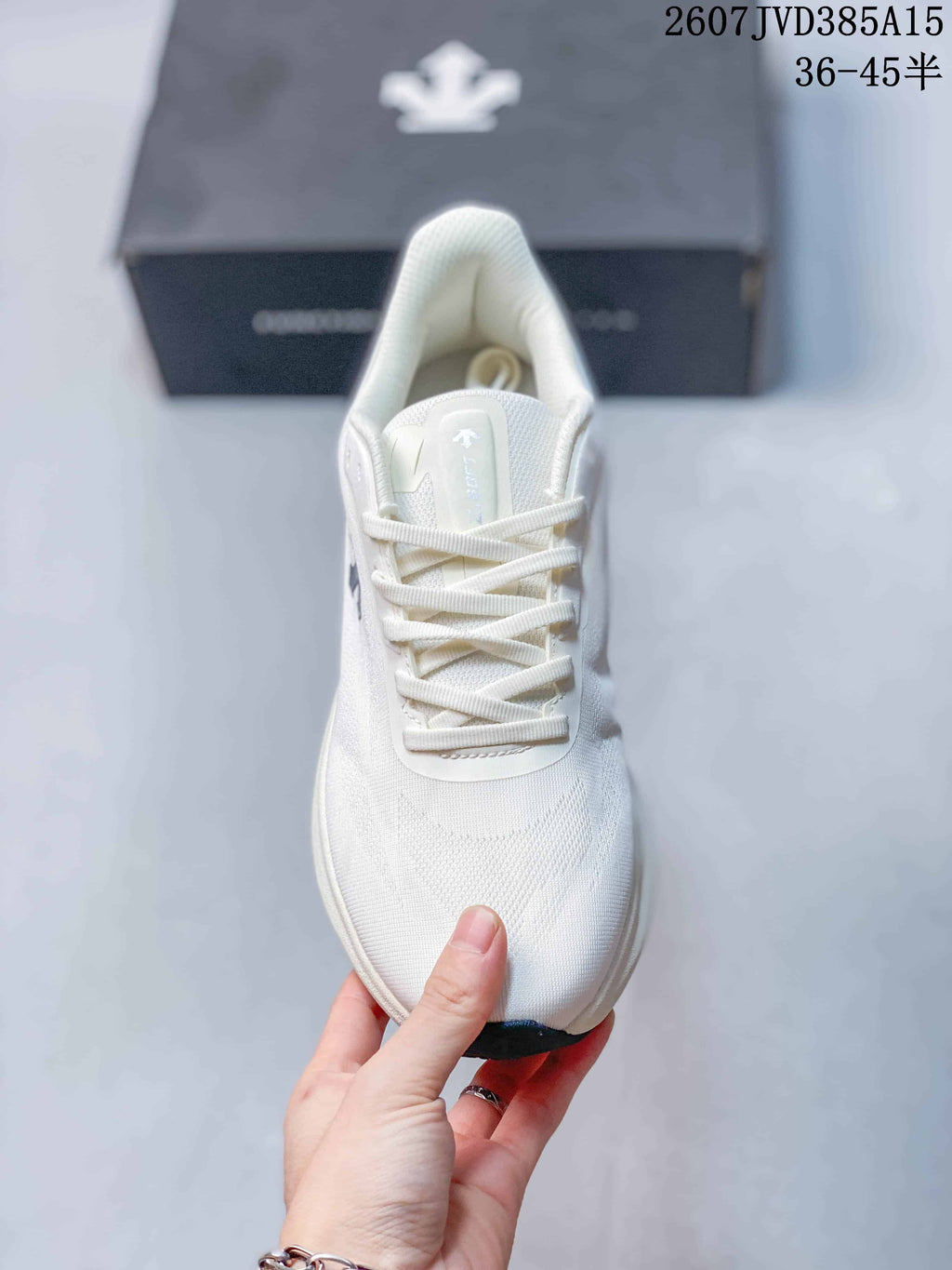 Descente EASE WIRE White Casual Trail Sneakers 2607JVD385A15