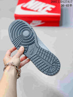 Nike SB Dunk Low Pro Grey White Sneakers JJD127A17