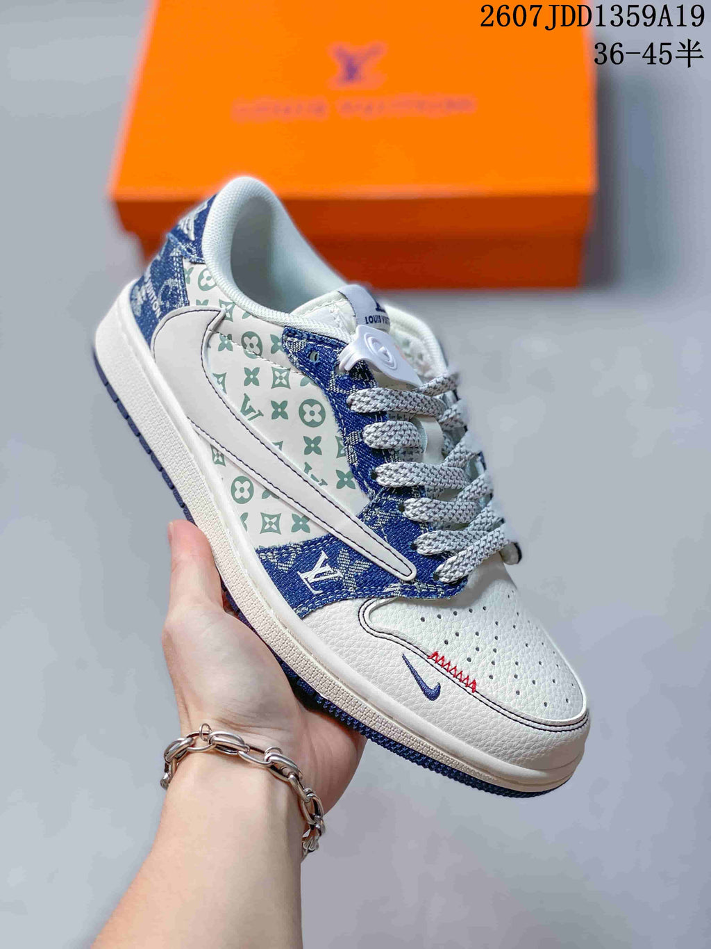 Jordan Air Jordan 1 Low Sneakers White Blue 711090WOE