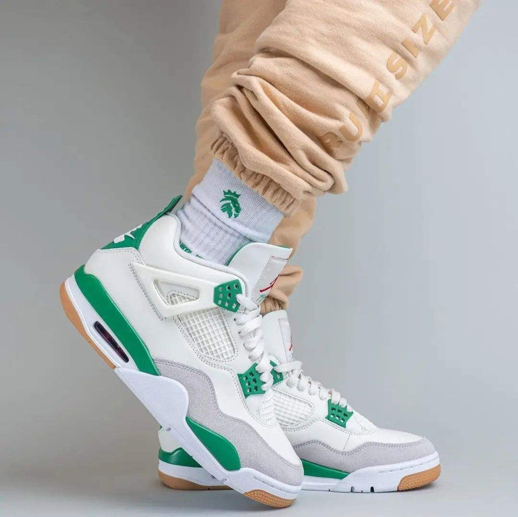 Nike SB x Air Jordan 4 Pine Green Sneakers DR5415-103