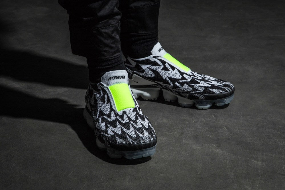 Nike Air VaporMax Moc 2 Acronym Black White Volt AQ0996-001