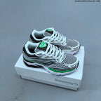 Saucony ProGrid Omni 9 Retro Running Sneakers