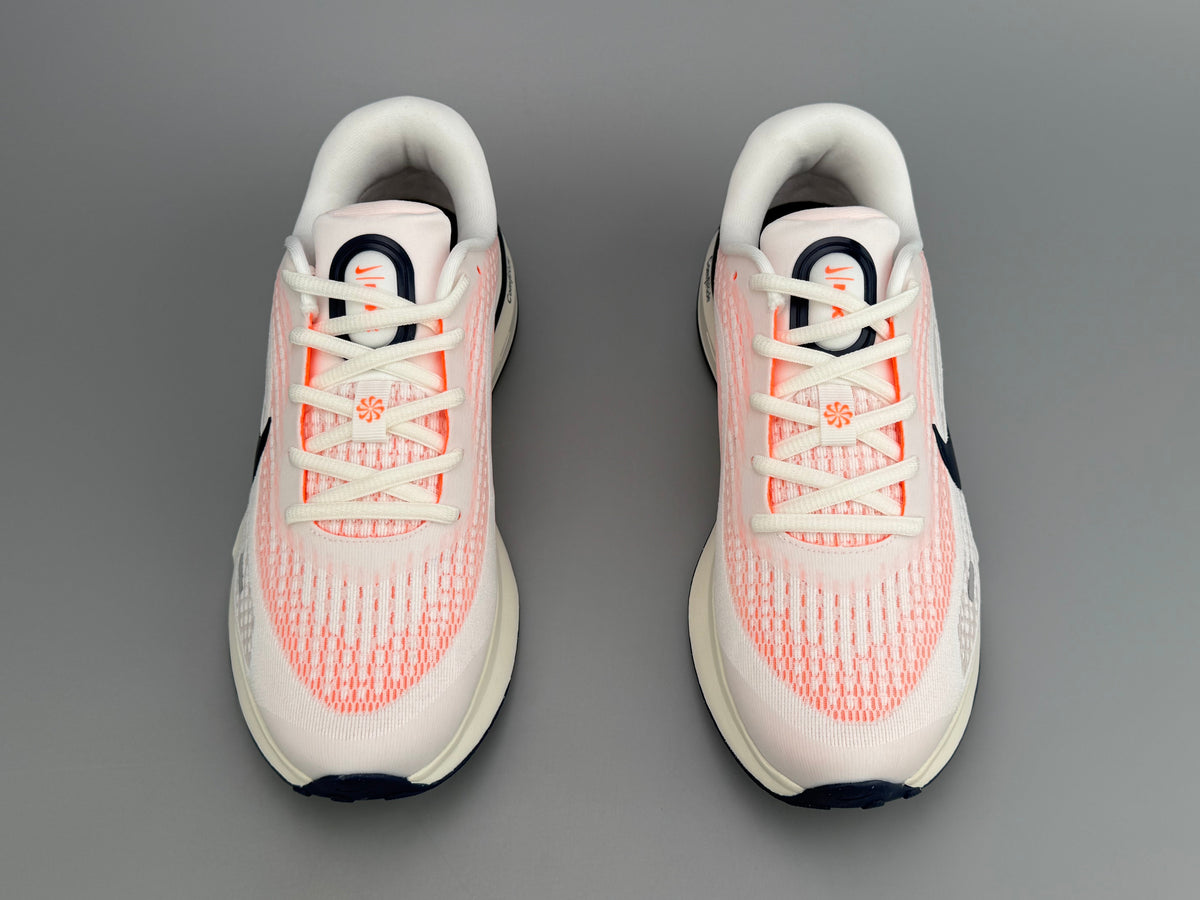 Nike Journey Run Sneakers FN0228-100 White and Coral