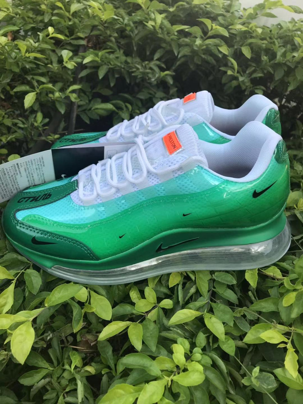 Nike Air Max 720 Green and White Sneakers