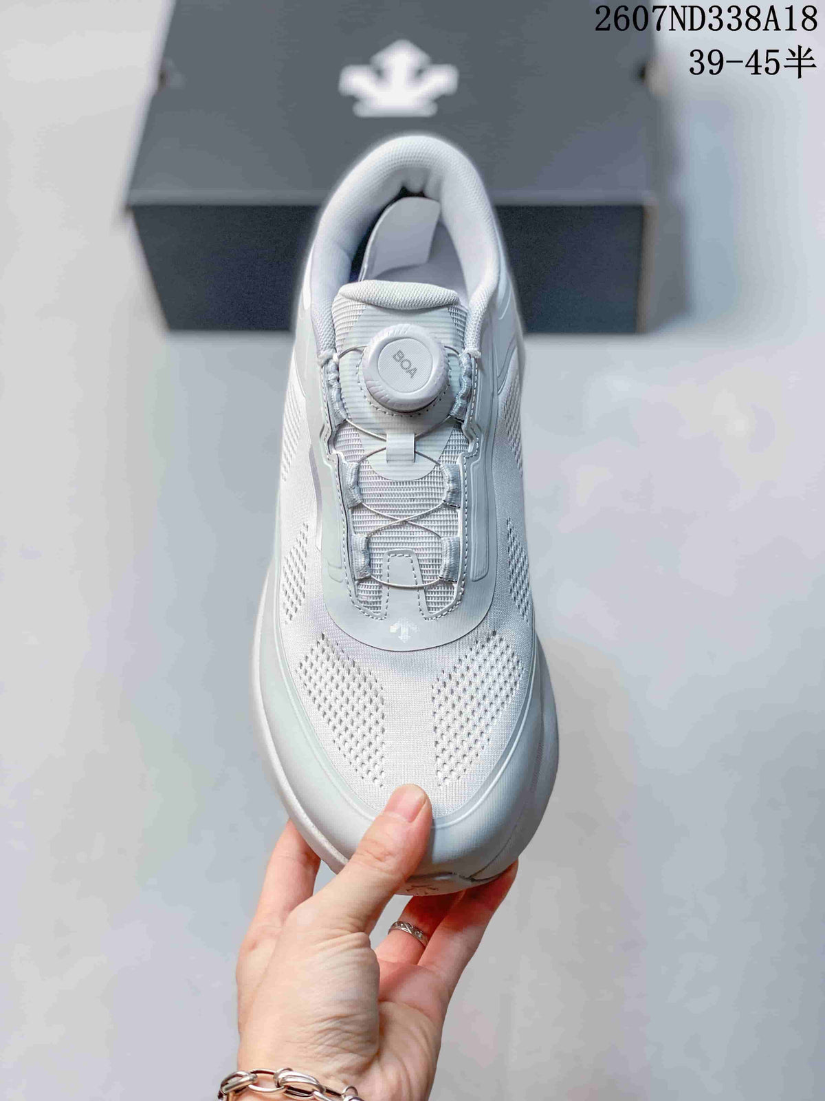 Descente D.F. Wire 3.0 White BOA Running Sneakers