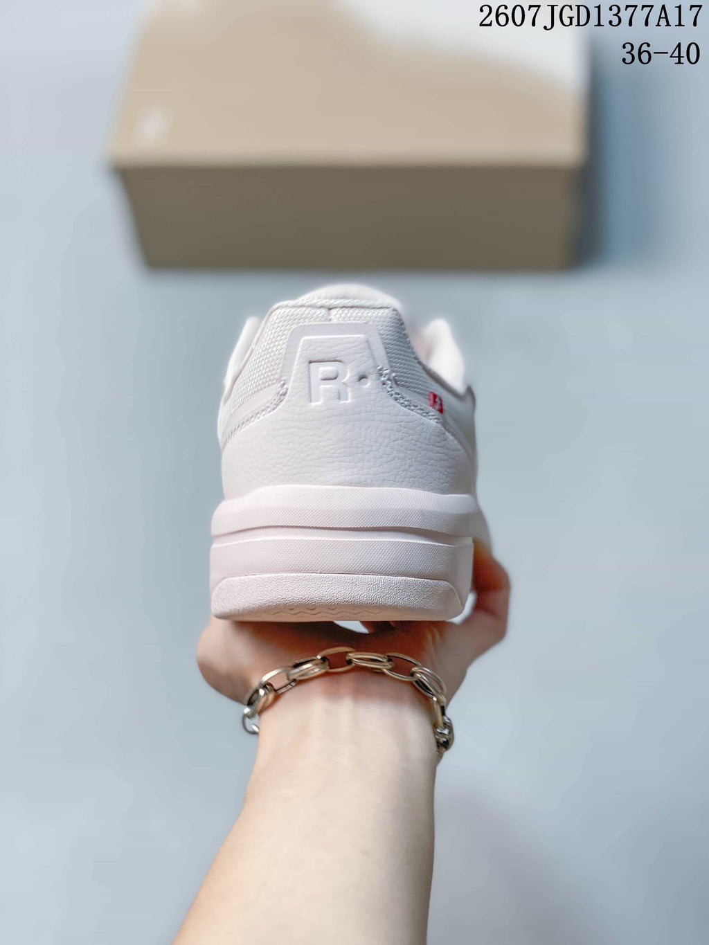 On THE Roger Clubhouse Sneakers White/Pink 2607 JGD1377A17