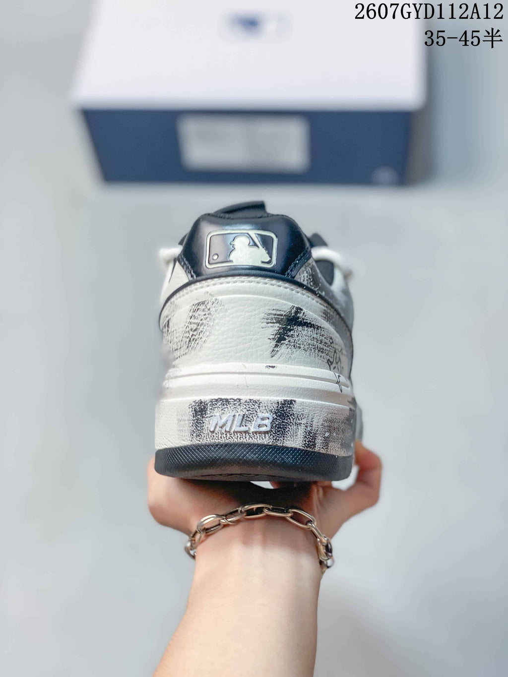 MLB Chunky Liner Low-Top Sneakers White Silver 3ASXCA12N