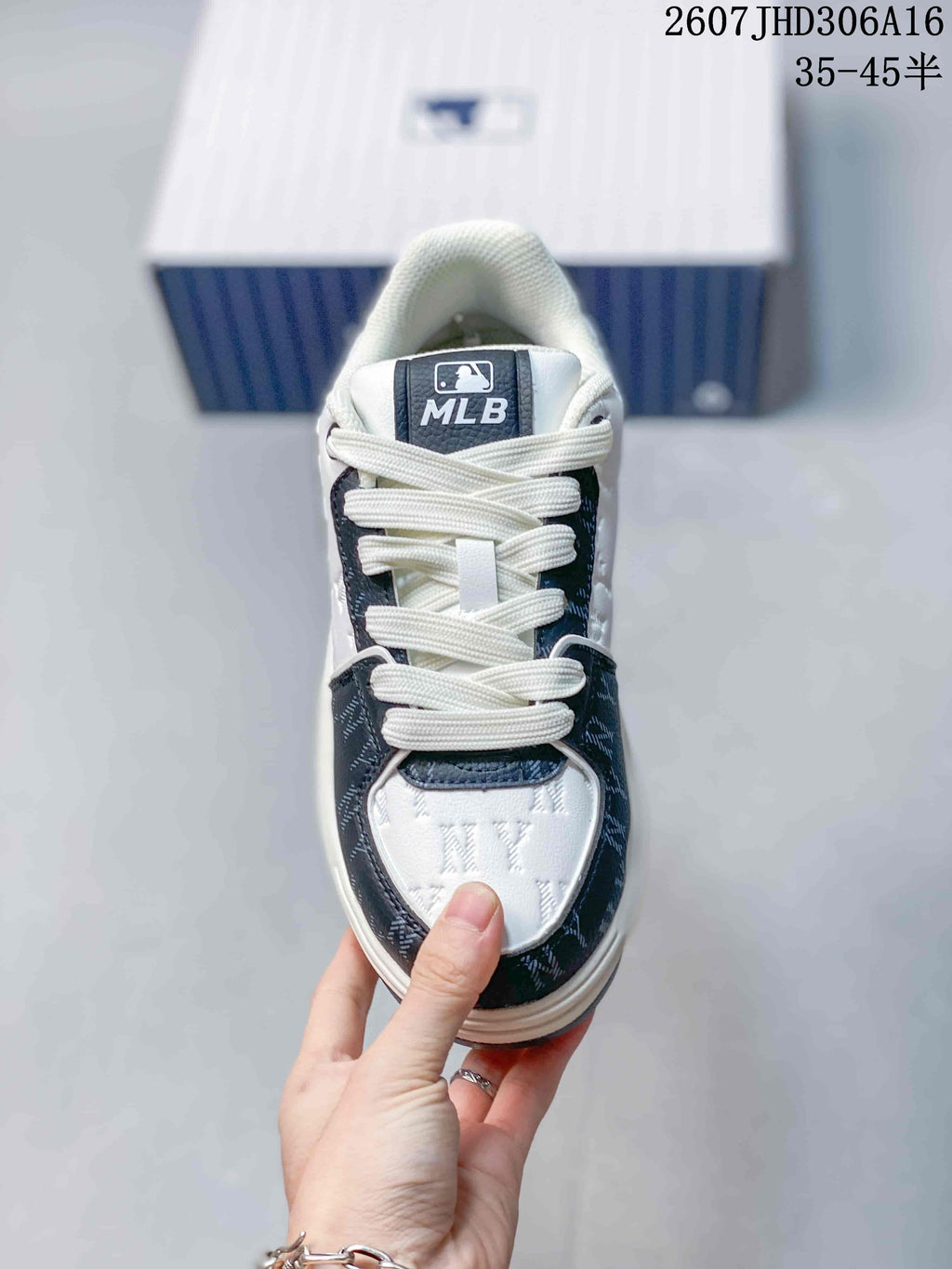 MLB Chunky Liner Low-Top Sneakers White Navy 2607JHD306A16