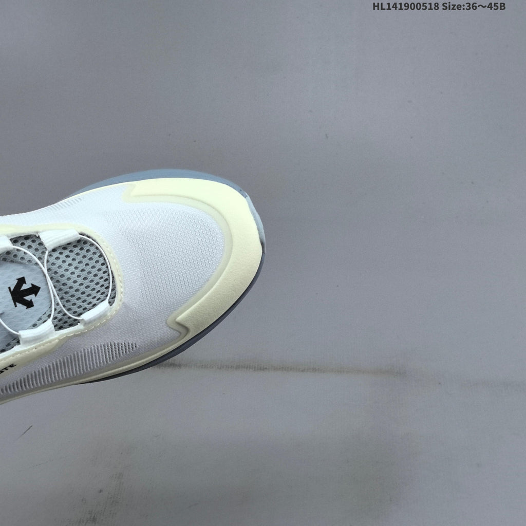 Descente Lavitate 3.0 Air Wire Low-Top Running Shoes