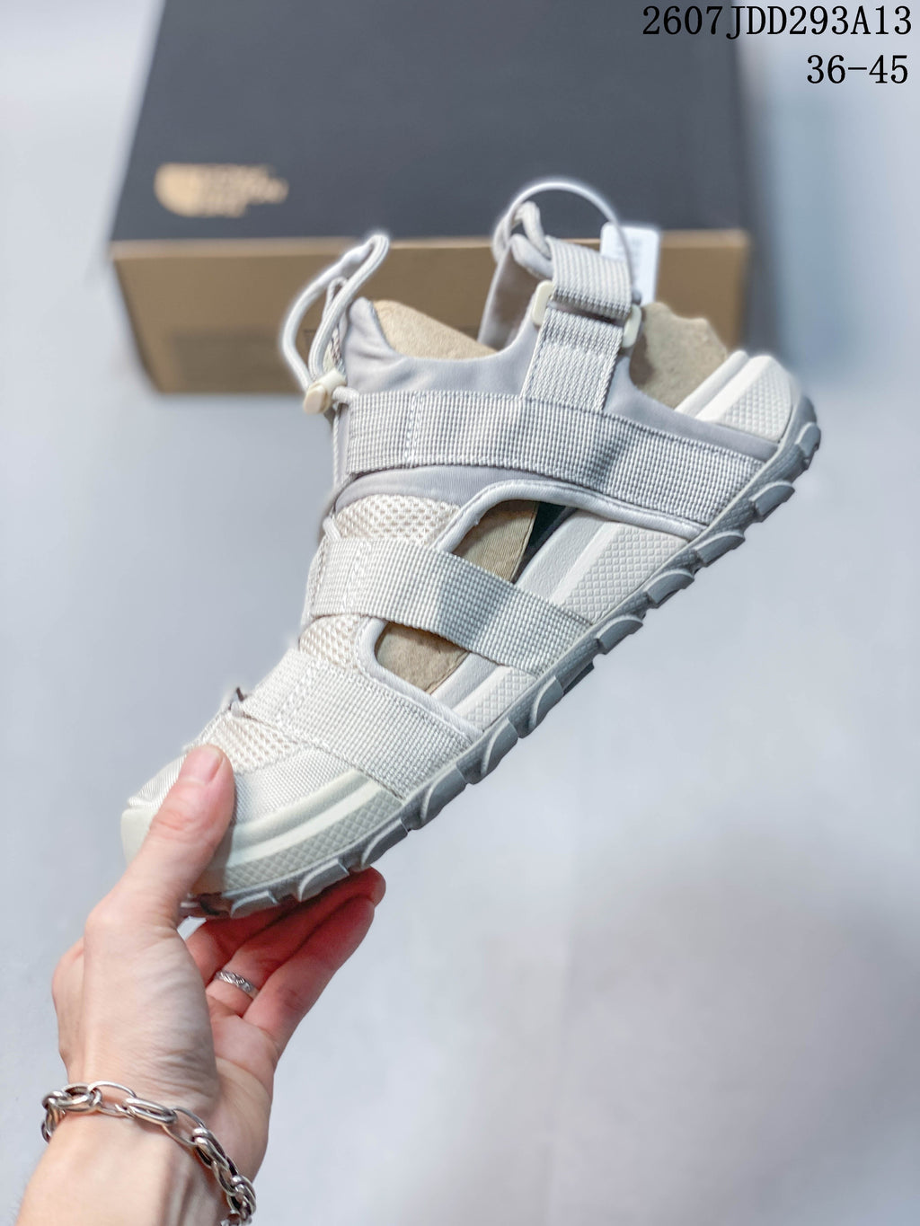 The North Face Outdoor Sandals Light Gray 2607JDD293A13